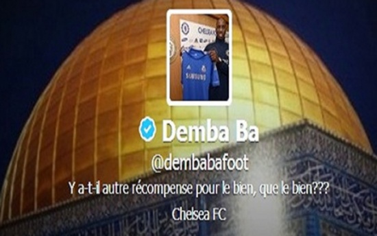 لاعب تشيلسي ديمبا با يضع صورة قبة الصخرة خلفية لحسابه في "تويتر" لاعب تشيلسي ديمبا با يضع صورة قبة الصخرة خلفية لحسابه في "تويتر"