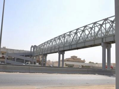 انشاء جسر معدني للمشاة في منطقة المراجم بالكورة