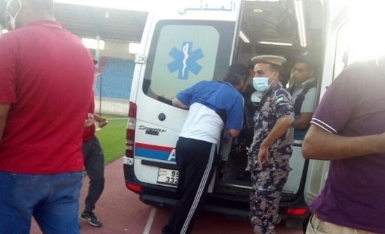 بالصور .. اعمال شغب بعد مباراة في الزرقاء .. واصابة اثنين من الدرك