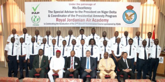 تخريج 27 طالباً نيجيرياً بأكاديمية الطيران الملكية