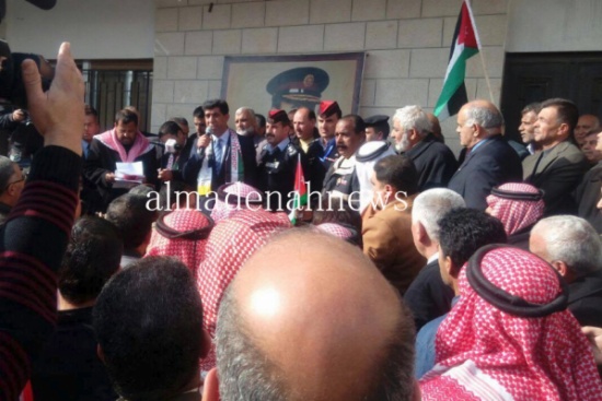 وقفة تضامنية لابناء الكورة تؤكد رفضهم المساس بأمن الوطن