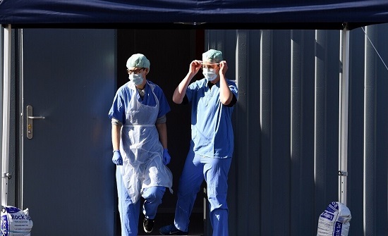 بريطانيا قد تواجه 6 موجات كورونا.. وتوقع ارتفاع ضحايا الوباء