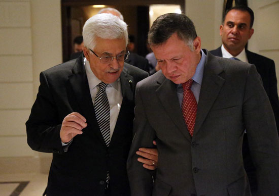 الرئيس الفلسطيني يعزي الملك بشهداء العمل الإرهابي في البقعة الرئيس الفلسطيني يعزي الملك بشهداء العمل الإرهابي في البقعة