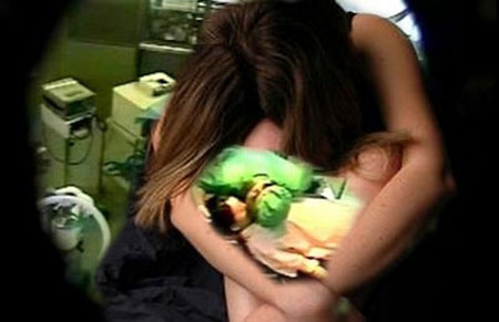 ممرض جزائري يخدر مريضة ويغتصبها في غرفة العمليات 