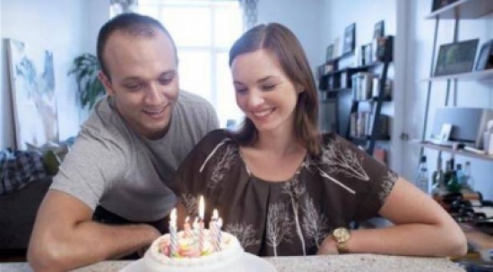 أفكارٌ مميزة.. هكذا تحتفل بعيد ميلاد الزوجة! أفكارٌ مميزة.. هكذا تحتفل بعيد ميلاد الزوجة!