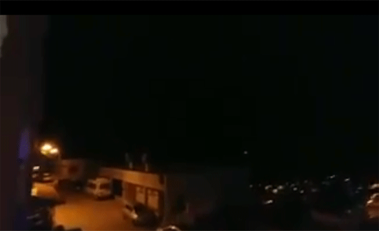 فيديو : قناة إسرائيلية تنشر فيديو لإطلاق صفارات الإنذار في الجولان المحتل وسماع دوي انفجارات