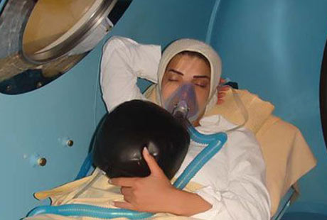 بالصور.. دينا حايك تعالج في فرنسا من فيروس خطير 