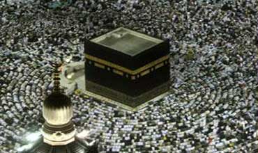 يصلون باتجاه كينيا .. فتوى إندونيسية بتصحيح القبلة