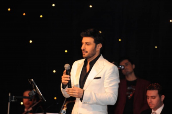 المهندس يشعل الجمهور في دبي " صور "