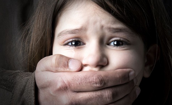 بالفيديو.. رجل نظم عملية اختطاف لابنته لهذا السبب! بالفيديو.. رجل نظم عملية اختطاف لابنته لهذا السبب!