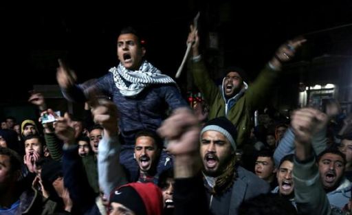 مسيرات غاضبة في غزة تندد بقرار نقل السفارة الأمريكية للقدس