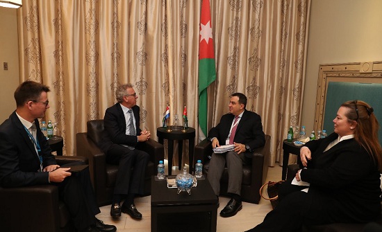 وزير التخطيط يبحث مع وزير مالية لوكسمبورغ علاقات التعاون المشترك