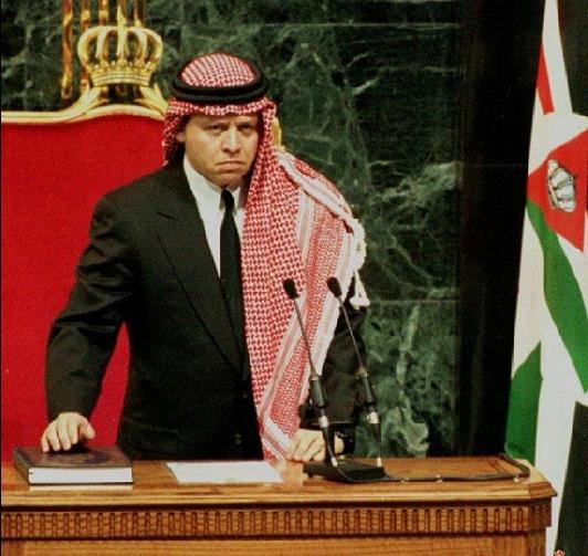 الأردنيون يتطلعون إلى العيد السابع عشر لجلوس الملك على العرش بمزيد من الاعتزاز