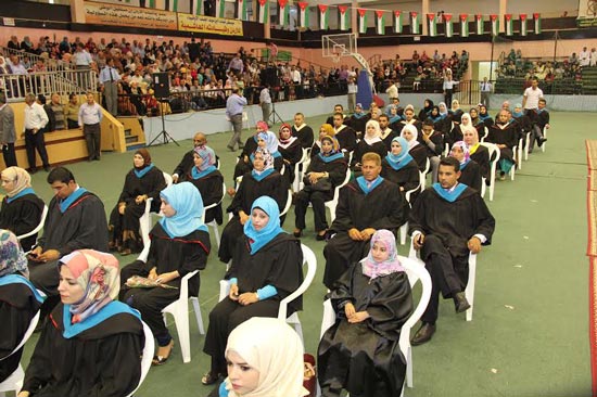 اليرموك تزهو بإحتفالاتها بتخريج طلبة الفوج الثامن والثلاثين اليرموك تزهو بإحتفالاتها بتخريج طلبة الفوج الثامن والثلاثين