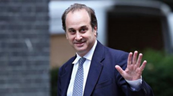 وزير بريطاني يستقيل بسبب إرساله صورا إباحية عبر الإنترنت