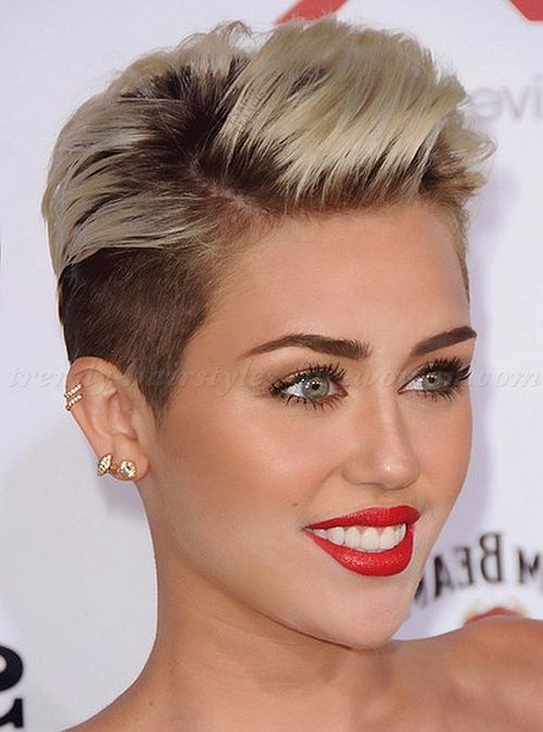 قصّة الـ Undercut تغزو إطلالة النجمات قصّة الـ Undercut تغزو إطلالة النجمات