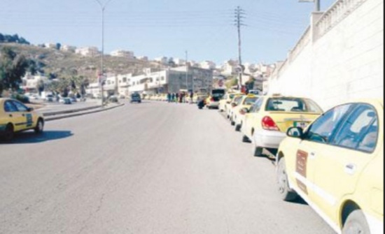 حادث سير يتسبب في قطع طريق البقعة - صويلح حادث سير يتسبب في قطع طريق البقعة - صويلح