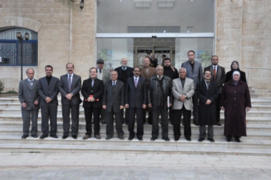 مجلس الجامعة في جامعة الزرقاء يناقش الموازنة لعام 2012/2013 ويقرٌها