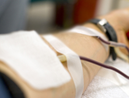 التبرع بالدم يقلل من خطورة الإصابة بأزمات قلبية!