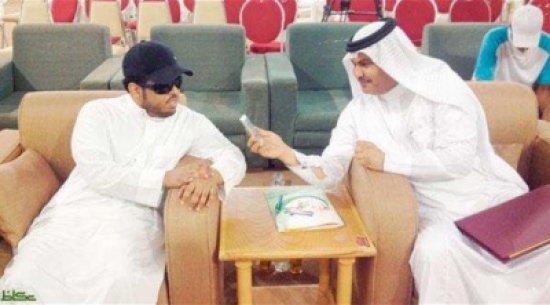 كفيف سعودي يلتقط الصور بالسمع والحدس كفيف سعودي يلتقط الصور بالسمع والحدس