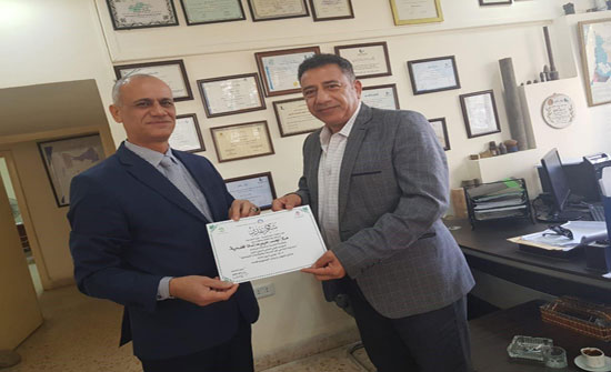 "عمان العربية" تكرم المهندسين والجسور العربي الهندسية على مشاركاتهم في مؤتمر البيئة