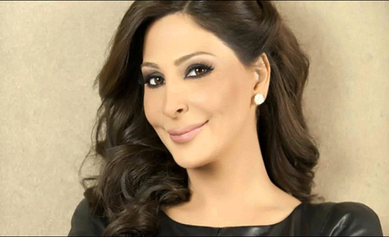 بالصورة .. إحراج إليسا بسبّب تمزق مفاجئ في ملابسها بالصورة .. إحراج إليسا بسبّب تمزق مفاجئ في ملابسها