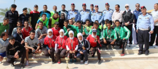 العميد الخشاشنة يتوج الفائزين ببطولة الأمن العام السنوية لاختراق الضاحية العميد الخشاشنة يتوج الفائزين ببطولة الأمن العام السنوية لاختراق الضاحية