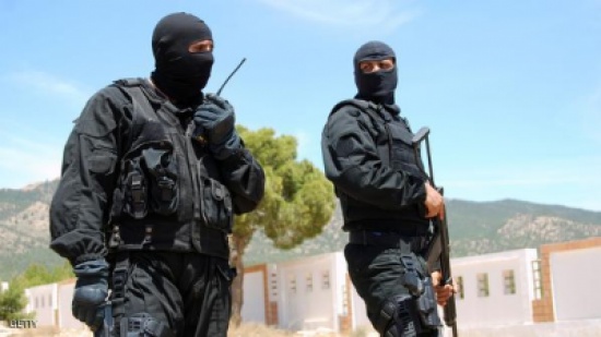 تونس تعتقل ليبيا بحوزته متفجرات تونس تعتقل ليبيا بحوزته متفجرات