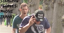 بالفيديو.. سعوديان يلقنان لصًا «ضربة ساخنة» لسرقته هاتفًا محمولًا