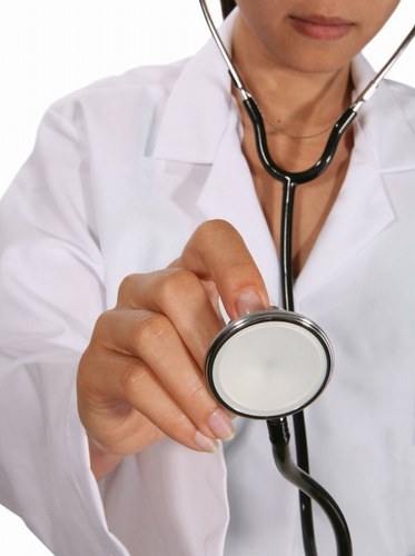 مطالبات بتوفير كوادر طبية وفنية وإدارية لمركز صحي المزرعة الشامل