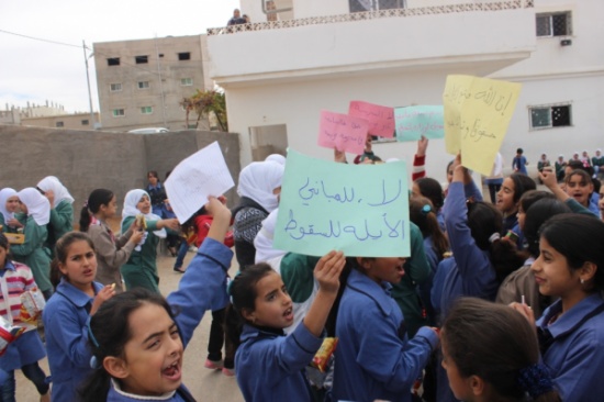 العين البيضا: المدارس مكتظة وأبنيتها مستأجرة