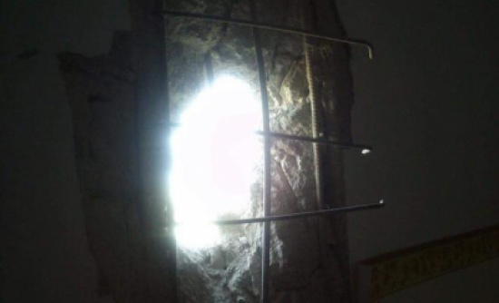 بالصور : سقوط قذيفتين سوريتين على الرمثا احداهما تخترق جدار منزل بالصور : سقوط قذيفتين سوريتين على الرمثا احداهما تخترق جدار منزل