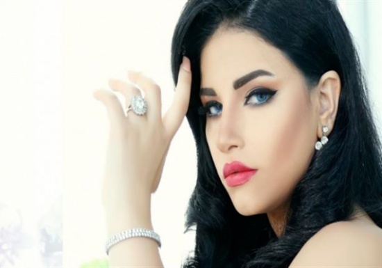 مروة نصر تتعرض للسرقة على يد خادمتها!