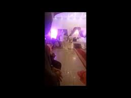 بالفيديو.. عروس تثير الجدل بفستانها وطريقة رقصها