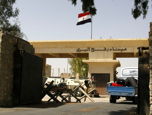 السلطات المصرية تتراجع عن فتح معبر رفح السلطات المصرية تتراجع عن فتح معبر رفح
