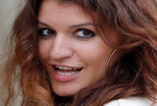 وزيرة فرنسية تؤلف كتب جنسية وزيرة فرنسية تؤلف كتب جنسية