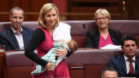 بالصور: أول طفلة ترضع بالبرلمان تعود إلى الواجهة مجدداً !