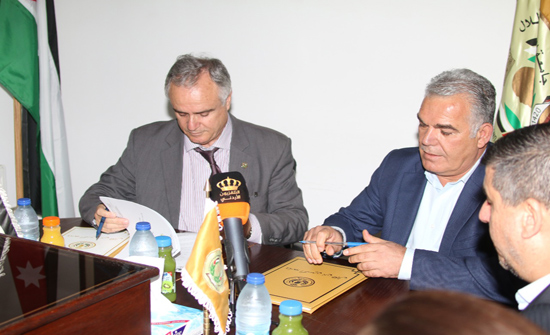توقيع إتفاقية لتوليد الطاقة الكهربائية من الطاقة الشمسية في جامعة الحسين توقيع إتفاقية لتوليد الطاقة الكهربائية من الطاقة الشمسية في جامعة الحسين
