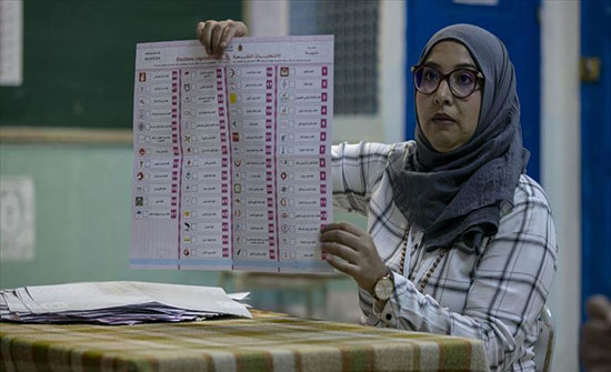 "النهضة" تتصدر التشريعيات بـ40 مقعدا يليها "قلب تونس" بـ33 "النهضة" تتصدر التشريعيات بـ40 مقعدا يليها "قلب تونس" بـ33