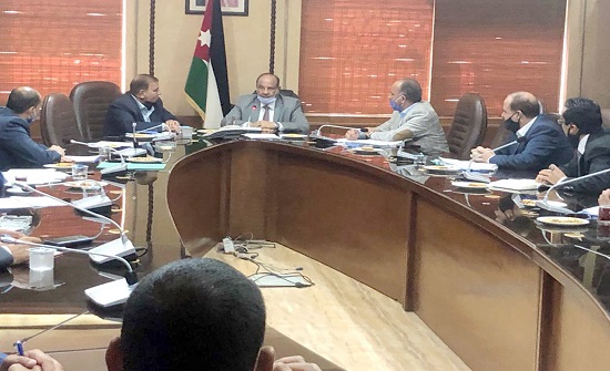 وزير الداخلية يترأس اجتماعا للحكام الإداريين بمحافظة العاصمة وزير الداخلية يترأس اجتماعا للحكام الإداريين بمحافظة العاصمة
