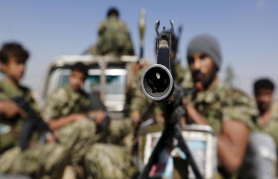 ميليشيات الحوثي تستنفر النساء والأطفال على جبهاتها " صور "