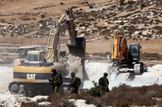 جيش الاحتلال يهدم مساكن وبركسات بالأغوار الشمالية