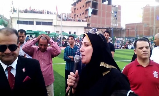 برلمانية مصرية تثير الجدل بإطلاق الرصاص من شرفة منزلها (فيديو)