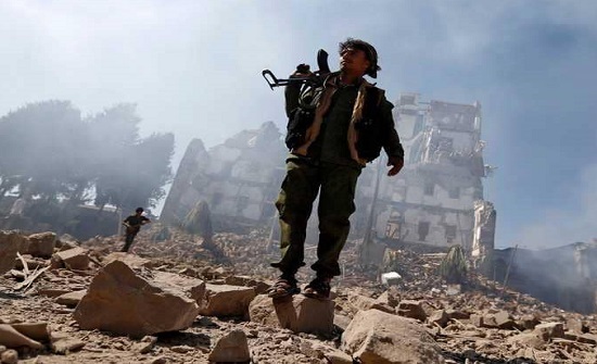 قتيلان وجرحى بقصف "متواصل" للحوثيين على منزل بالحديدة