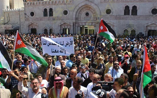 عمان : مسيرة من امام " الحسيني " نصرة للأقصى عمان : مسيرة من امام " الحسيني " نصرة للأقصى