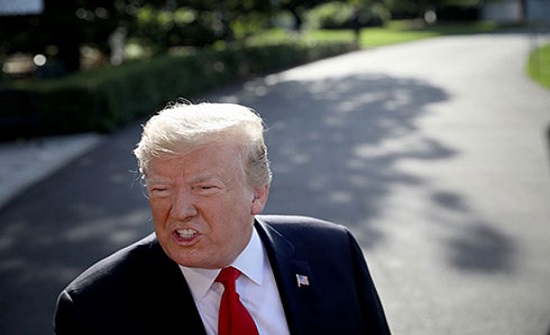 ترمب يهاجم الصحة العالمية مجدداً.. أسئلة عبر تويتر