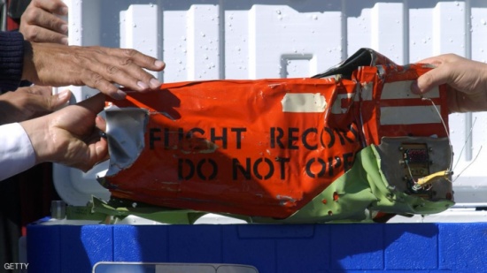 ساعات لتحديد مصير "معلومات" صندوقي الطائرة المصرية