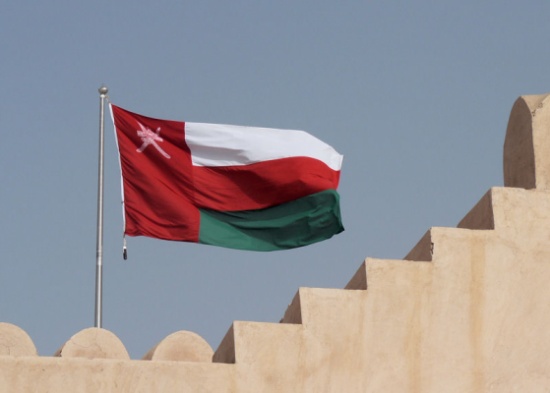 سلطنة عُمان تغلق منافذها البرية أسبوعا آخر