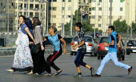 بالفيديو: تحرّش بفتاة وحاول خطفها.. فكان مصيره الموت بالشارع! بالفيديو: تحرّش بفتاة وحاول خطفها.. فكان مصيره الموت بالشارع!