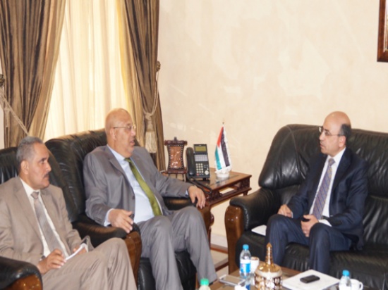 أمين عام وزارة العمل يبحث مع نظيره الليبي آفاق التعاون المشترك